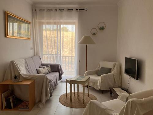 Is-Salina Apartamento | Cosy and Peaceful Seaside Vintage-Style Apartment
