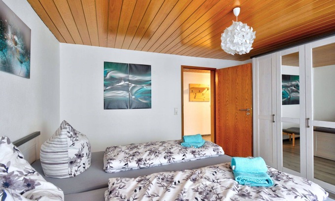 Schieder-Schwalenberg Apartamento | Acogedor apartamento para 4 personas con WIFI, TV, balcón, mascotas permitida y aparcamiento
