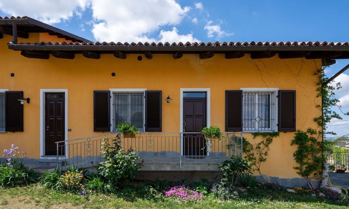 Vinchio Apartamento | Apartamento con WIFI, piscina, A/C, terraza, mascotas permitida, vista panorámica, aparcamiento