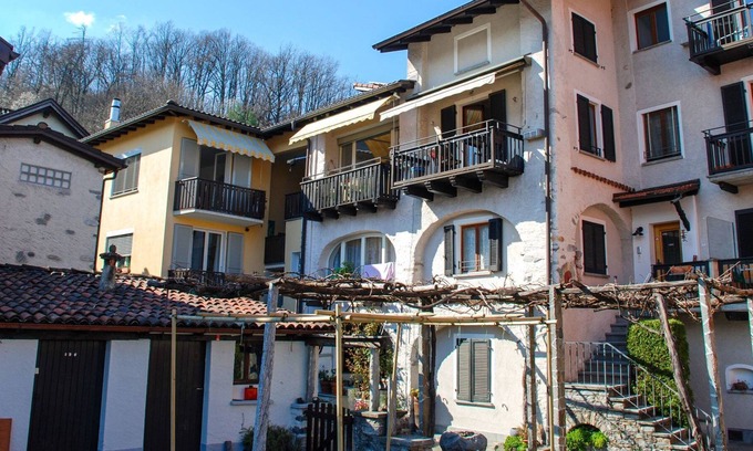 Losone Apartamento | Precioso apartamento para 2 personas con WIFI, TV, balcón, vista panorámica y aparcamiento