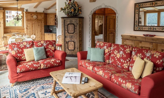 St. Moritz Apartamento | Cosy apartment for 4 people with WIFI, TV, terrace and parking