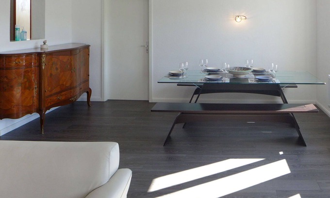 Tramelan Apartamento | Bonito apartamento para 4 personas con TV, patio, vista panorámica y aparcamiento
