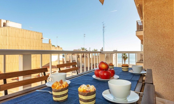 Les Cases d'Alcanar Apartamento | Hermoso apartamento para 4 personas con WIFI, A/C, TV, terraza y aparcamiento