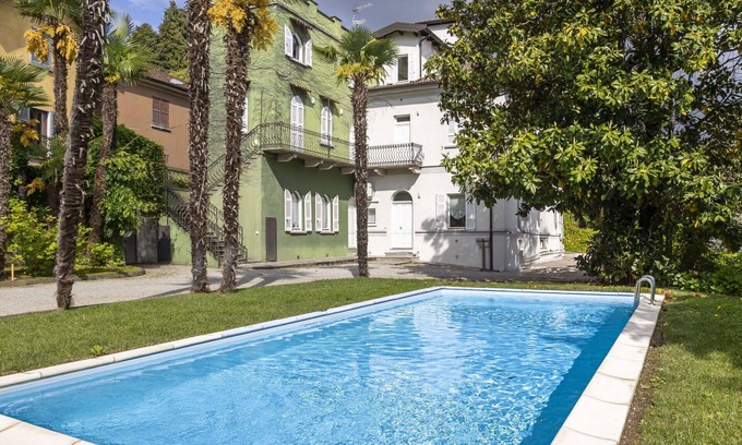 Meina Apartamento | Precioso apartamento para 4 personas con piscina, A/C, TV y aparcamiento