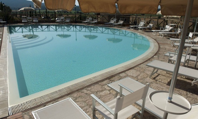 Campiglia Marittima Otro | Hermoso apartamento para 4 personas con piscina, TV, vista panorámica y aparcamiento