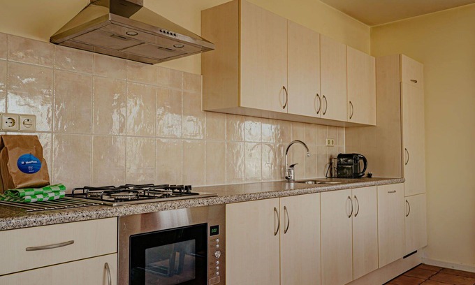 Municipality of Uitgeest Apartamento | Acogedor apartamento para 4 personas con WIFI, TV, terraza, mascotas permitida y aparcamiento