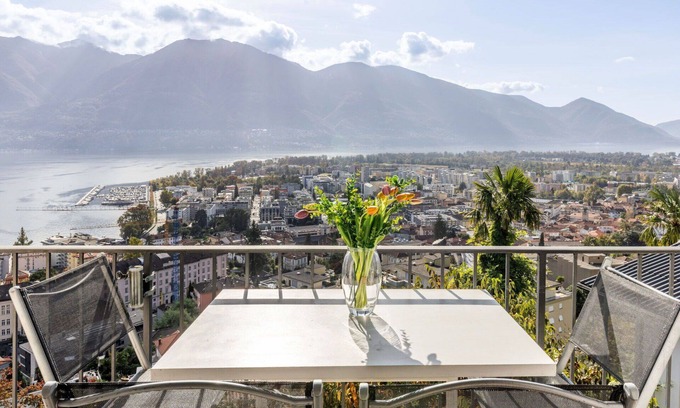 Muralto Apartamento | Precioso apartamento para 4 personas con WIFI, terraza y aparcamiento