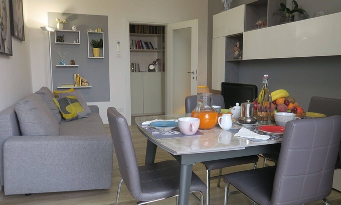 Savena Apartamento | Acogedor apartamento para 4 personas con WIFI, A/C, TV, balcón y aparcamiento