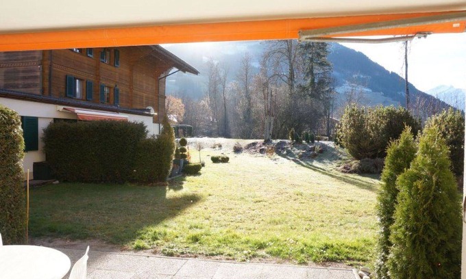 Gstaad Apartamento | Bonito apartamento para 4 personas con WIFI, TV, balcón y mascotas permitida