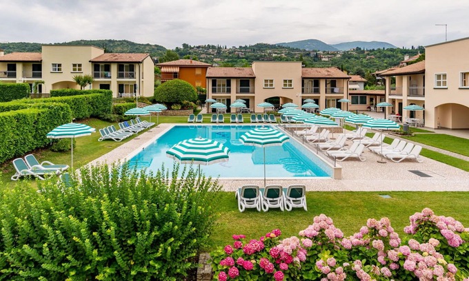Garda Apartamento | Cosy apartment for 4 people with pool, WIFI, A/C, TV, patio and parking