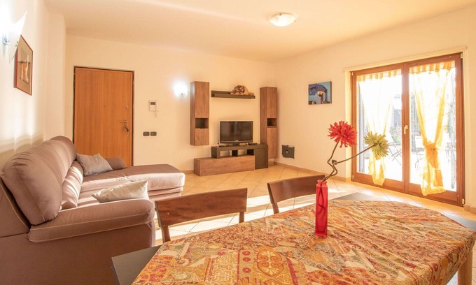 Formia Apartamento | Hermoso apartamento para 6 personas con WIFI, A/C, TV, terraza, mascotas permitida y aparcamiento