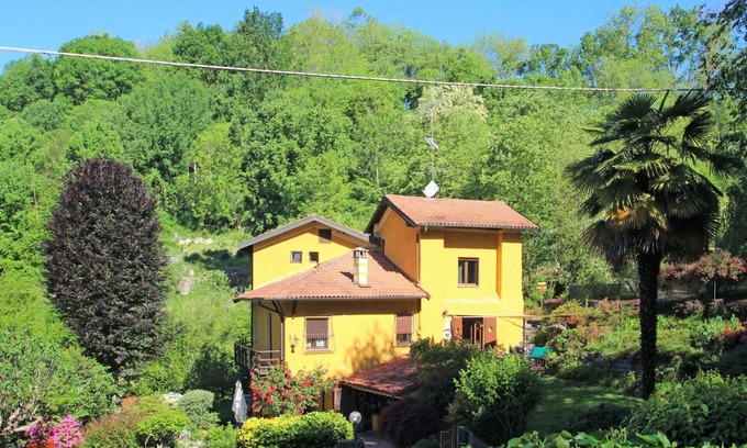 Oleggio Castello Apartamento | Hermoso apartamento para 6 personas con WIFI, TV, terraza, mascotas permitida y aparcamiento