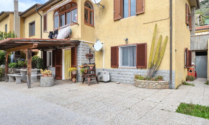 Pomonte Apartamento | Hermoso apartamento para 6 personas con A/C, WIFI, TV, terraza, mascotas permitida y aparcamiento