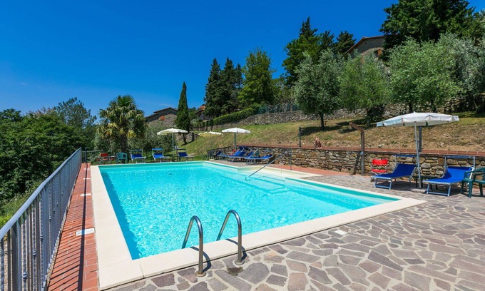 Bivio Pozzo Apartamento | Bonito apartamento para 6 personas con piscina, WIFI, TV, patio, vista panorámica y aparcamiento