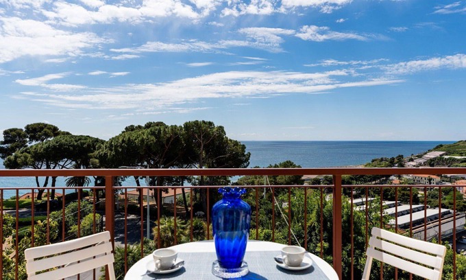 Bussana Apartamento | Bonito apartamento para 6 personas con WIFI, A/C, TV, balcón, mascotas permitida y aparcamiento