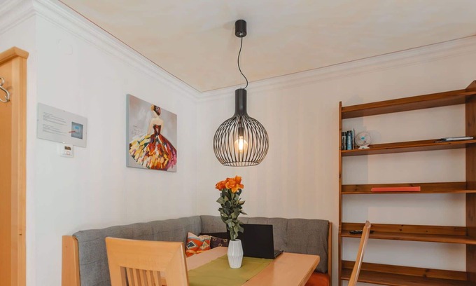 Bad Hofgastein Apartamento | Cosy apartment for 2 guests with WIFI, TV, balcony and parking