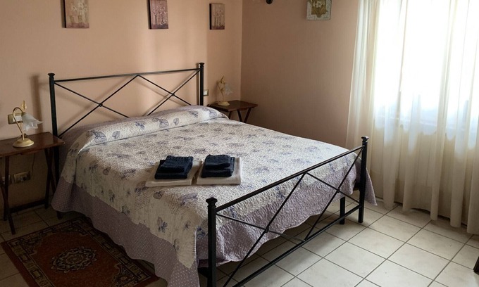 Pietrauta Apartamento | Hermoso apartamento con WIFI, piscina, patio, vista panorámica y aparcamiento, cerca de Spoleto