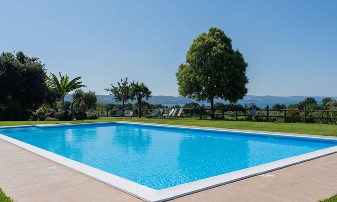 Bolsena Villa | Hermoso apartamento en villa para 12 personas con piscina, WIFI, TV, terraza y aparcamiento