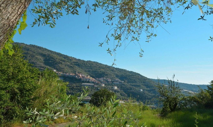 Pietrabruna Casa | Bonito apartamento en villa para 6 personas con WIFI, TV, terraza y aparcamiento