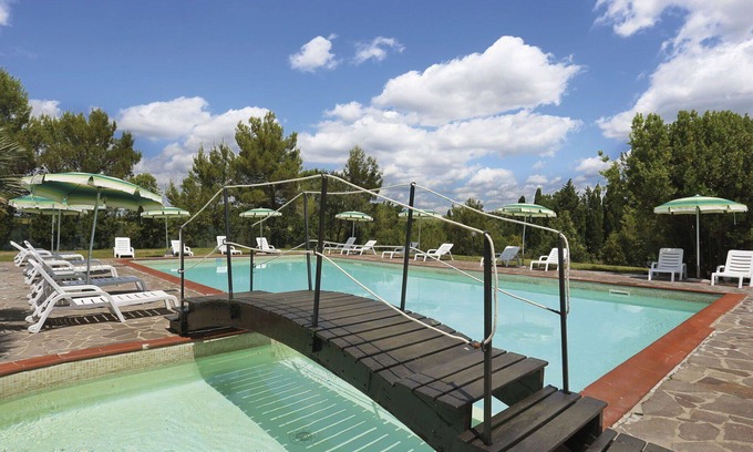 Terricciola Casa | Bonito apartamento en villa con piscina, WIFI, terraza, mascotas permitida y aparcamiento