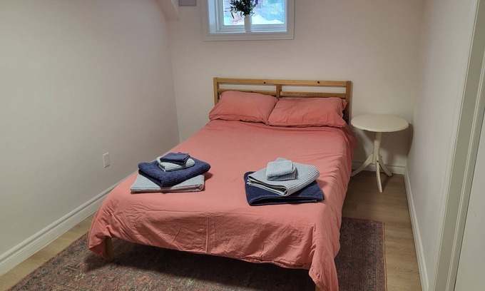Upper Beaches Apartamento | Cosy Apartment in Upper Beaches, Toronto