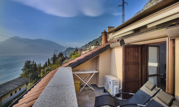 Fiumelatte Apartamento | "Acogedor apartamento en Varenna" con vistas al lago, balcón y Wi-Fi