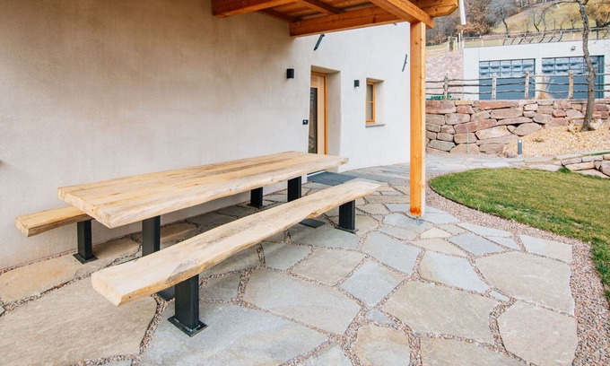 San Genesio Atesino Villa | Precioso apartamento en villa para 4 personas con WIFI, TV, patio y aparcamiento