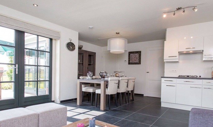 West-Graftdijk Casa | Precioso apartamento en villa para 6 personas con WIFI, TV, terraza y aparcamiento