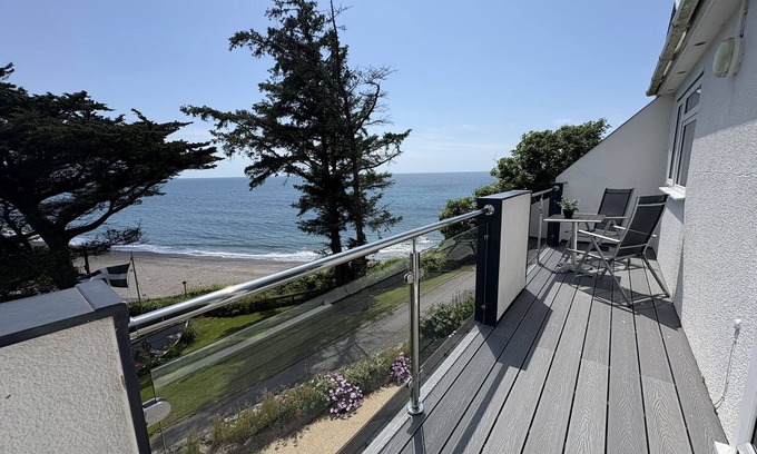 Seaton Apartamento | Cosy Apartment with Private Balcony & Fantastic Sea Views