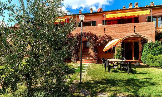 Sughera Apartamento | Acogedor apartamento con WIFI, piscina, A/C, TV, veranda y aparcamiento, cerca de San Gimignano