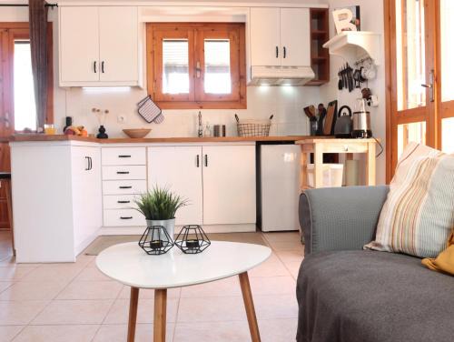 Drapanos Apartamento | Cosy APT w/pool and fast Wi-fi
