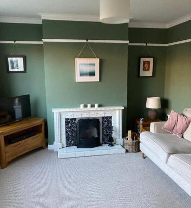 Dundonald Casa | Cosy at Cumberland - Double room with shared bathroom