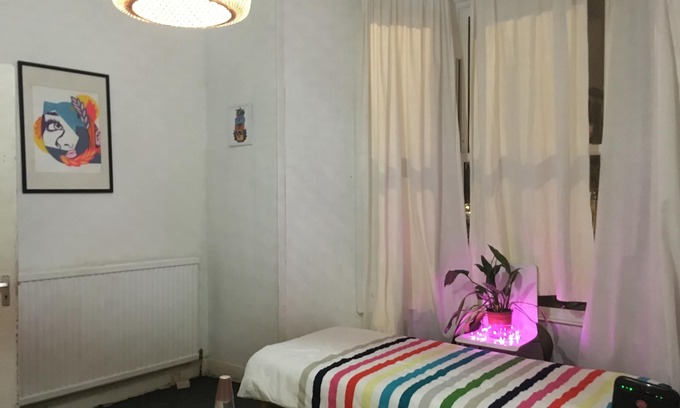 Homerton Casa | Cosy bedroom in Hackney Central Victorian terrace house