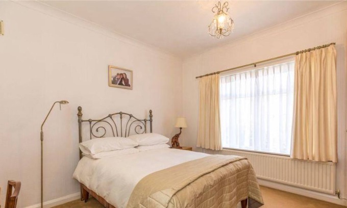 Wigan Casa | Cosy Bungalow In Swinley