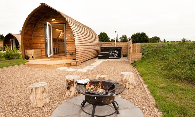 Collingham Cabina | Estándar-Hot Tub-Cabaña-Baño con ducha