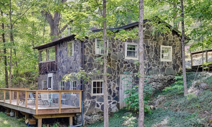 Woodstock Cabina | Cosy Catskills Cabin, minutes to Woodstock Village.