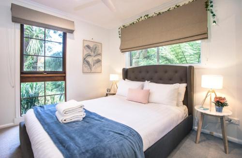 Olinda Casa | Cosy, central Olinda Camellia Cottage