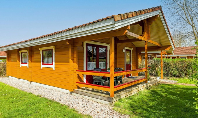 Gramsbergen Chalet De Esquí | Cosy chalet on versatile holiday park