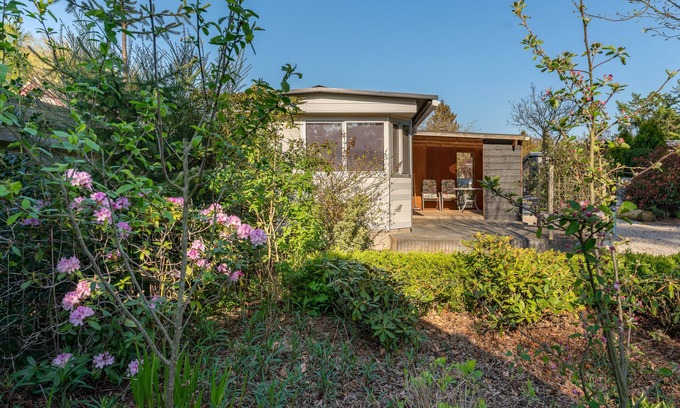 Hulshorst Chalet De Esquí | Cosy chalet with gas fireplace on the Veluwe