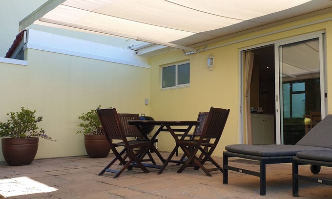 Constantia Chalet De Esquí | Acogedor Chalet con patio privado en Constantia, el frondoso barrio de Ciudad del Cabo