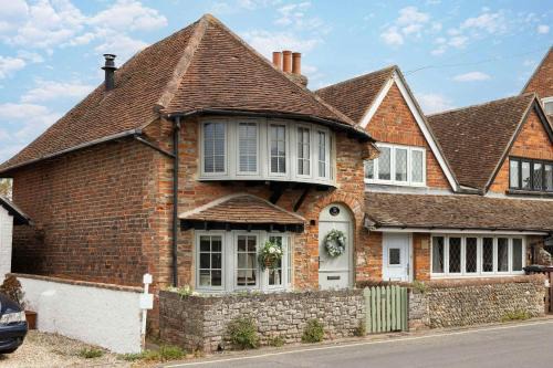 East Wittering Casa | Cosy Character Cottage by the Sea