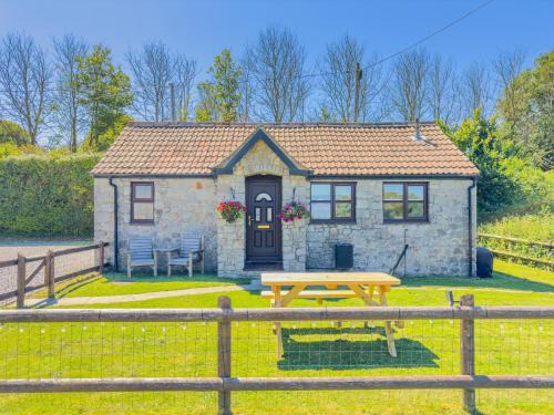 Kewstoke Casa | Cosy & Characterful, Seaside Cottage, Dog Friendly