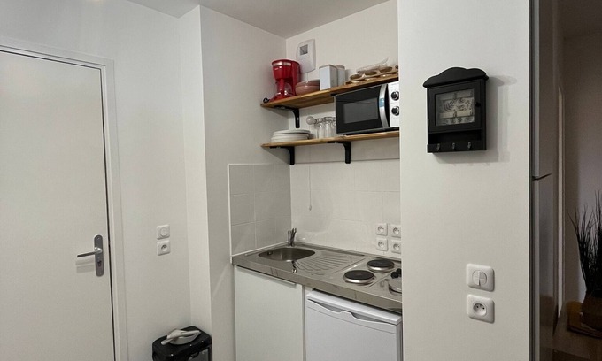 Noisy-le-Sec Apartamento | COSY, CHIC STUDIO 5KM FROM PARIS (NOISY-LE-SEC)