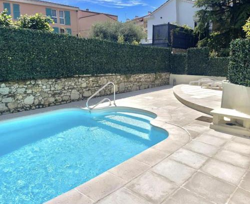 Prado - Republique Apartamento | Cosy & Chill Studio avec piscine résidentielle & Proche centre ville- IDéal pour couple et professionels