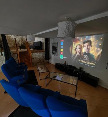 Pont-de-L'Arche Apartamento | Cosy Ciné 8
