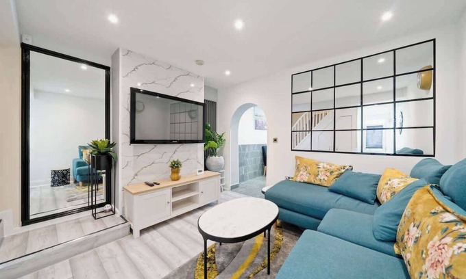 Grays Casa | Cosy Clean Home Near Central London