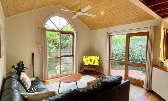 Broulee Casa | Cosy Coastal Nest