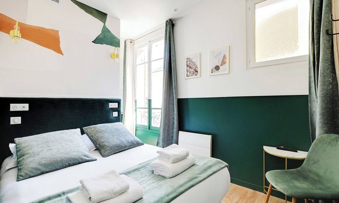 18th Arrondissement Apartamento | Cosy Cocoon for 2P With A/C - Near Montmartre