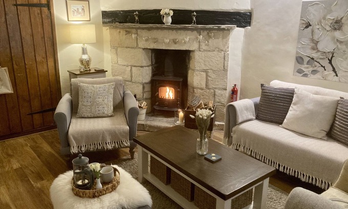 Winchcombe Cabaña | Cosy Cotswold Cottage, in the heart of historic Winchcombe