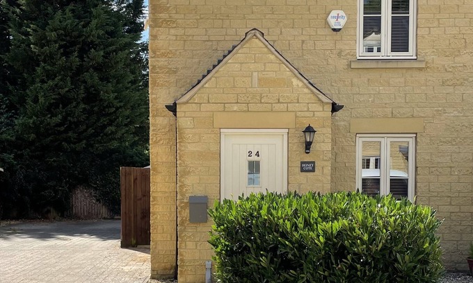 Cheltenham Cabaña | Cosy Cotswold's Cottage